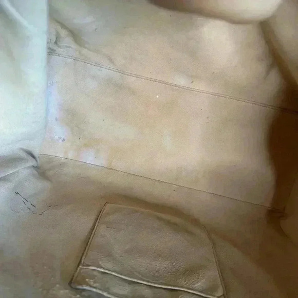 Gucci GG Supreme Ophidia Medium Size Retails For $2590 Dollars. - Picture 13 of 16